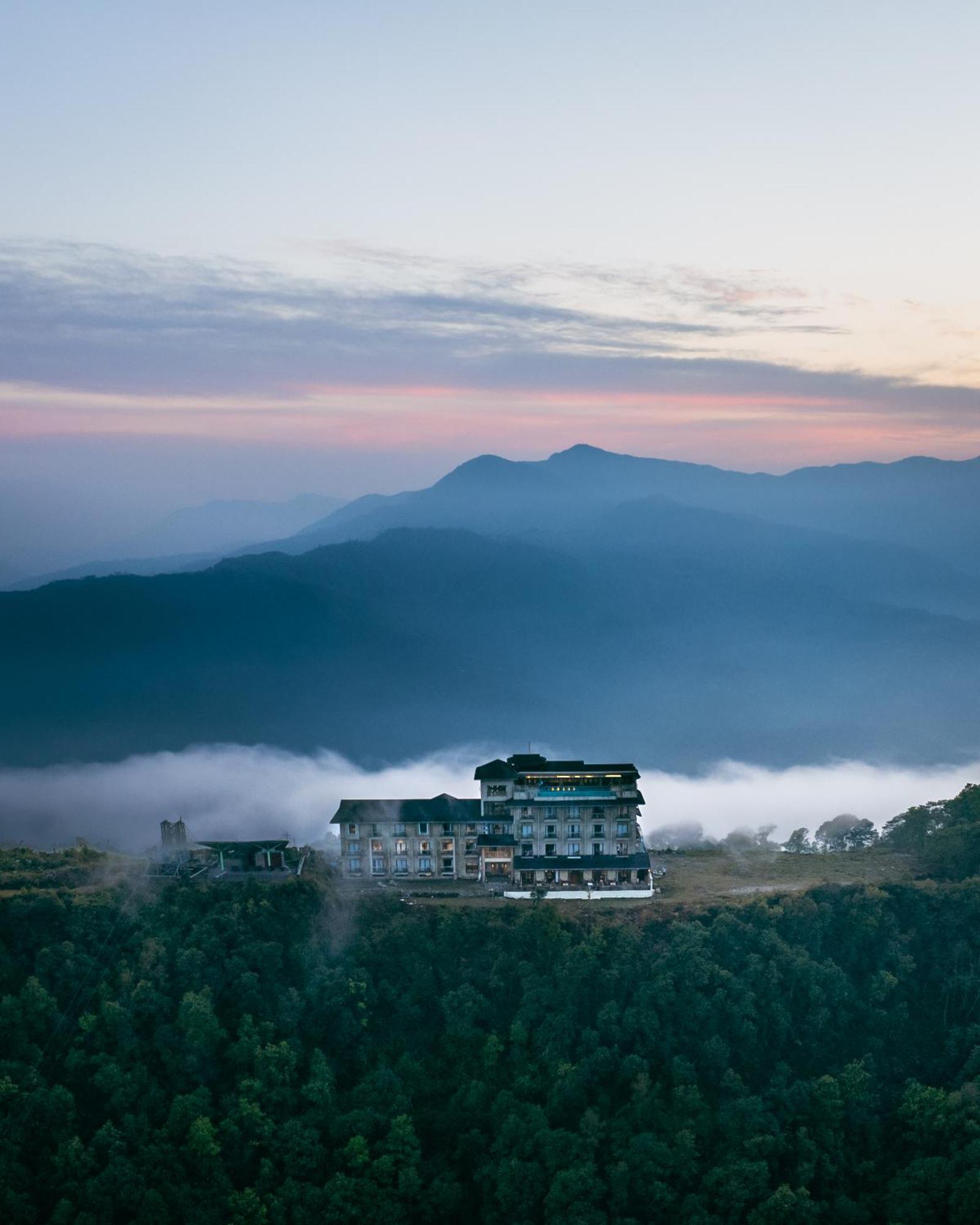 Sarangkot Mountain Lodge Покхара Экстерьер фото